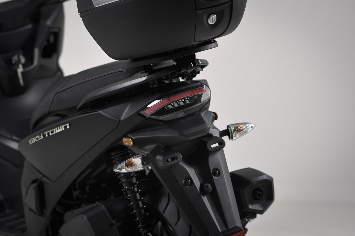  Kymco lancia il nuovo scooter Skytown 125